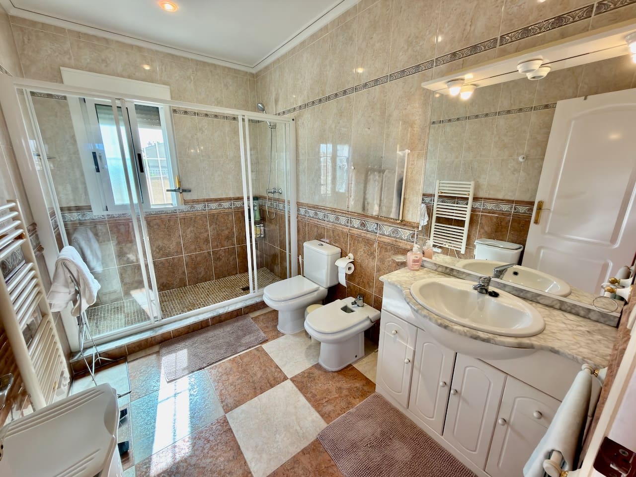 4 Zimmer Villa zu verkaufen in Dona Pepa mit Pool - 575.000 € (Ref: 10016295)