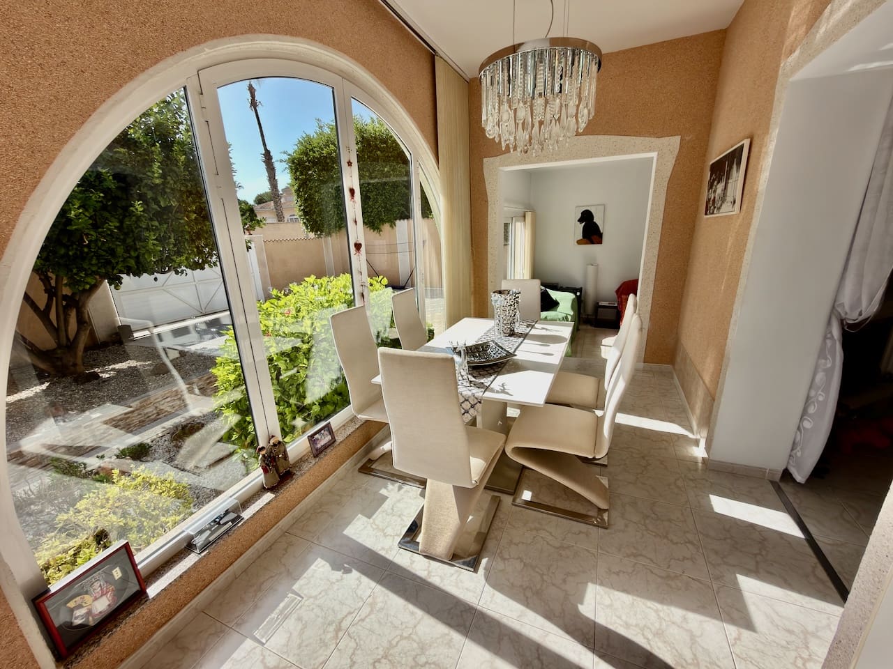 4 Zimmer Villa zu verkaufen in Dona Pepa mit Pool - 575.000 € (Ref: 10016295)