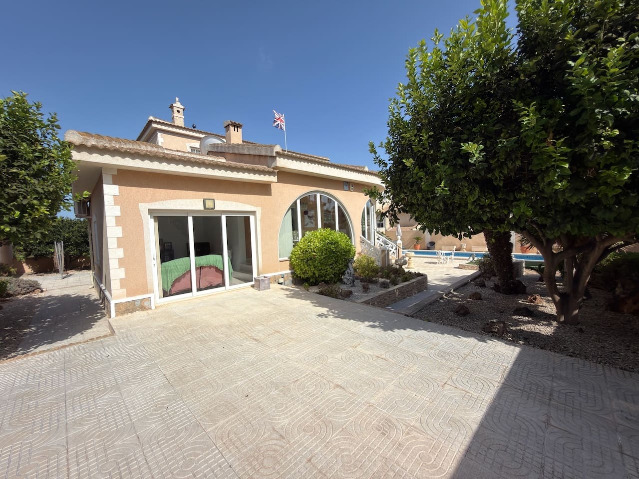 4 Zimmer Villa zu verkaufen in Dona Pepa mit Pool - 575.000 € (Ref: 10016295)
