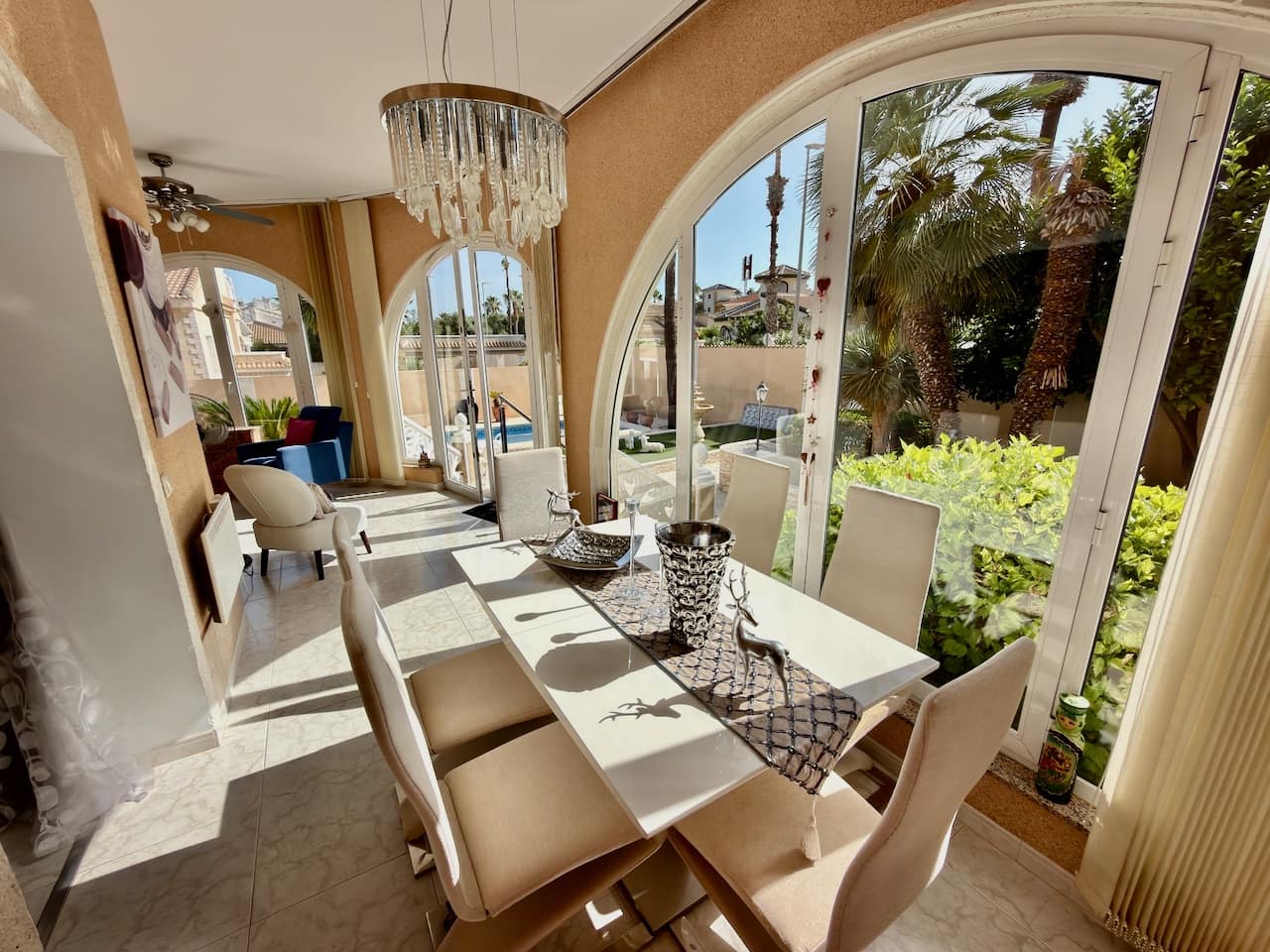 4 Zimmer Villa zu verkaufen in Dona Pepa mit Pool - 575.000 € (Ref: 10016295)