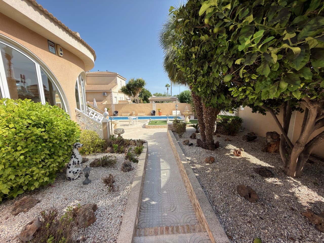 4 Zimmer Villa zu verkaufen in Dona Pepa mit Pool - 575.000 € (Ref: 10016295)