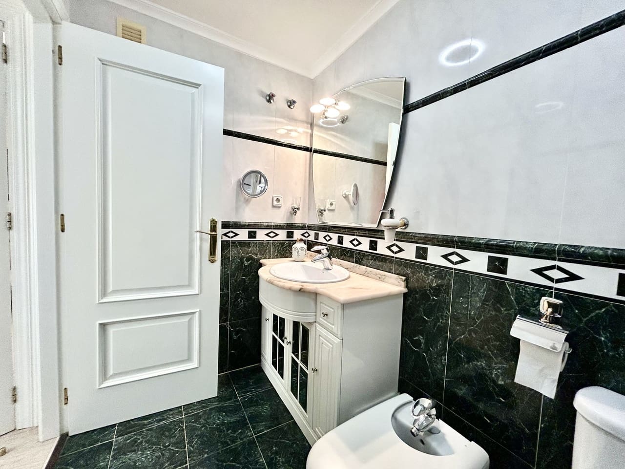 2 soverom Leilighet til salgs i Torrevieja med garasje - € 259 000 (Ref: 10019656)