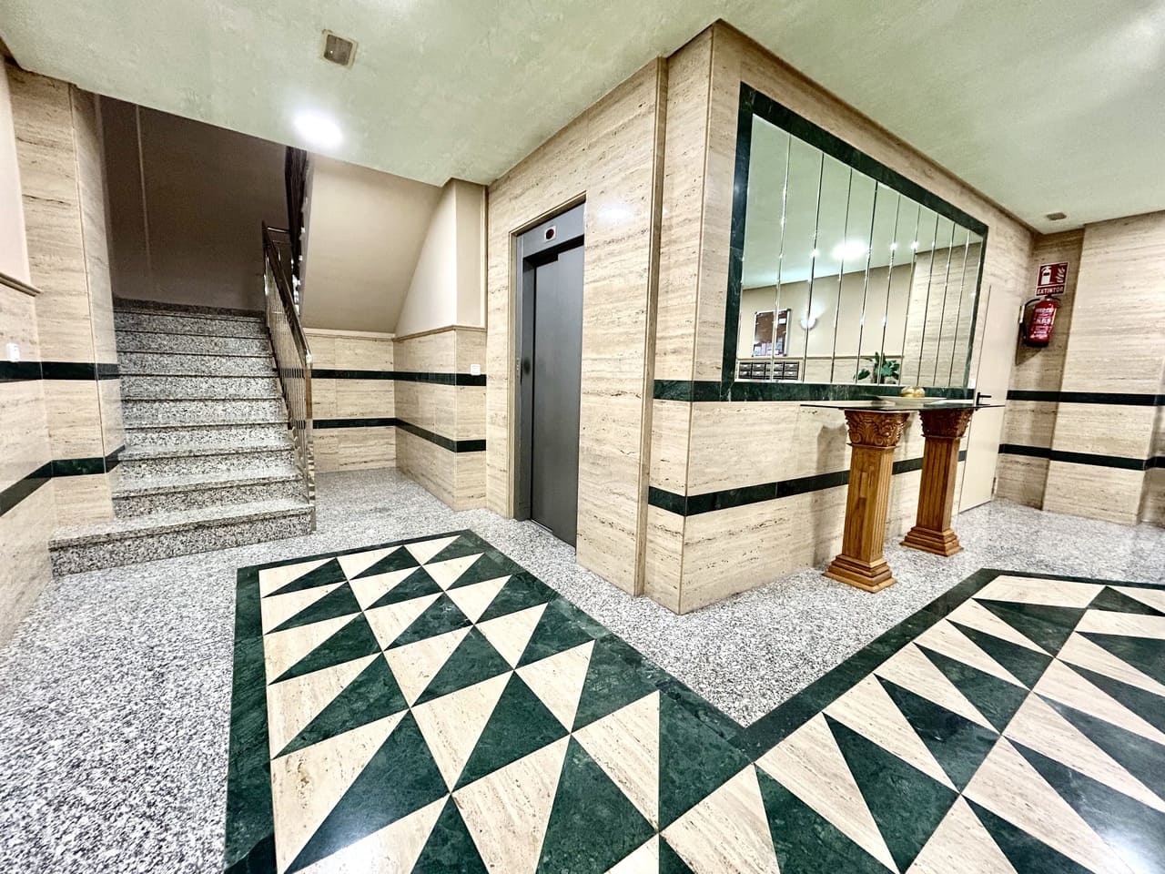 2 soverom Leilighet til salgs i Torrevieja med garasje - € 259 000 (Ref: 10019656)