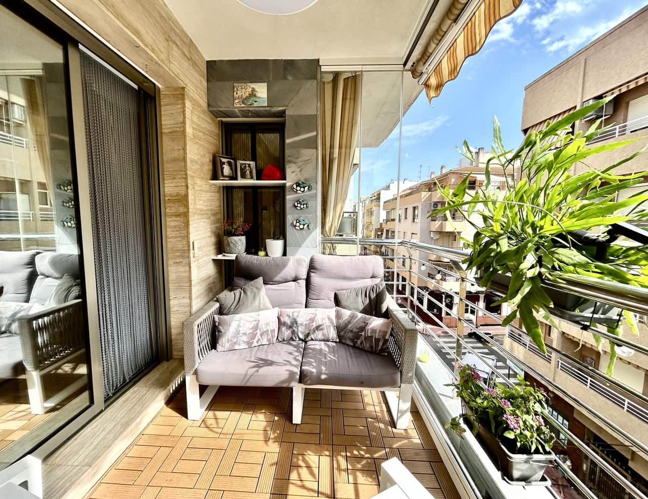 2 soverom Leilighet til salgs i Torrevieja med garasje - € 259 000 (Ref: 10019656)
