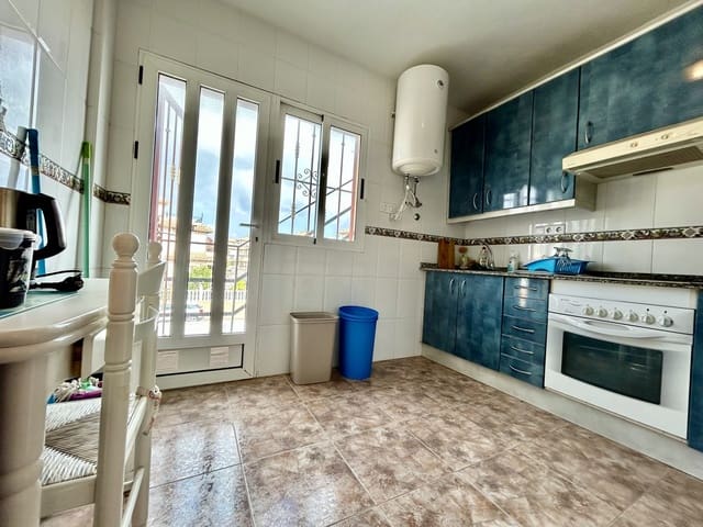 3 makuuhuone Huoneisto myytävänä paikassa La Zenia, Orihuela mukana uima-altaan 
autotalli - 195 000 € (Ref: 10021675)