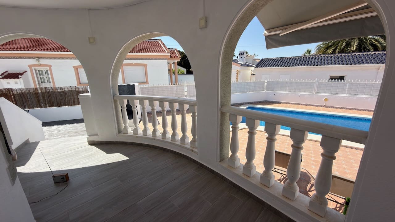 4 sypialnia Willa na sprzedaż w Ciudad Quesada z basenem - 650 000 € (Ref: 10022898)