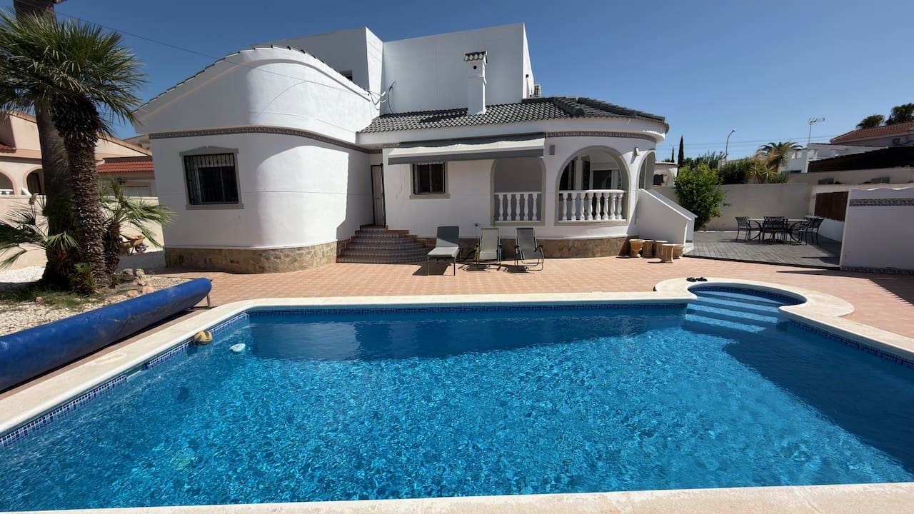4 sypialnia Willa na sprzedaż w Ciudad Quesada z basenem - 650 000 € (Ref: 10022898)