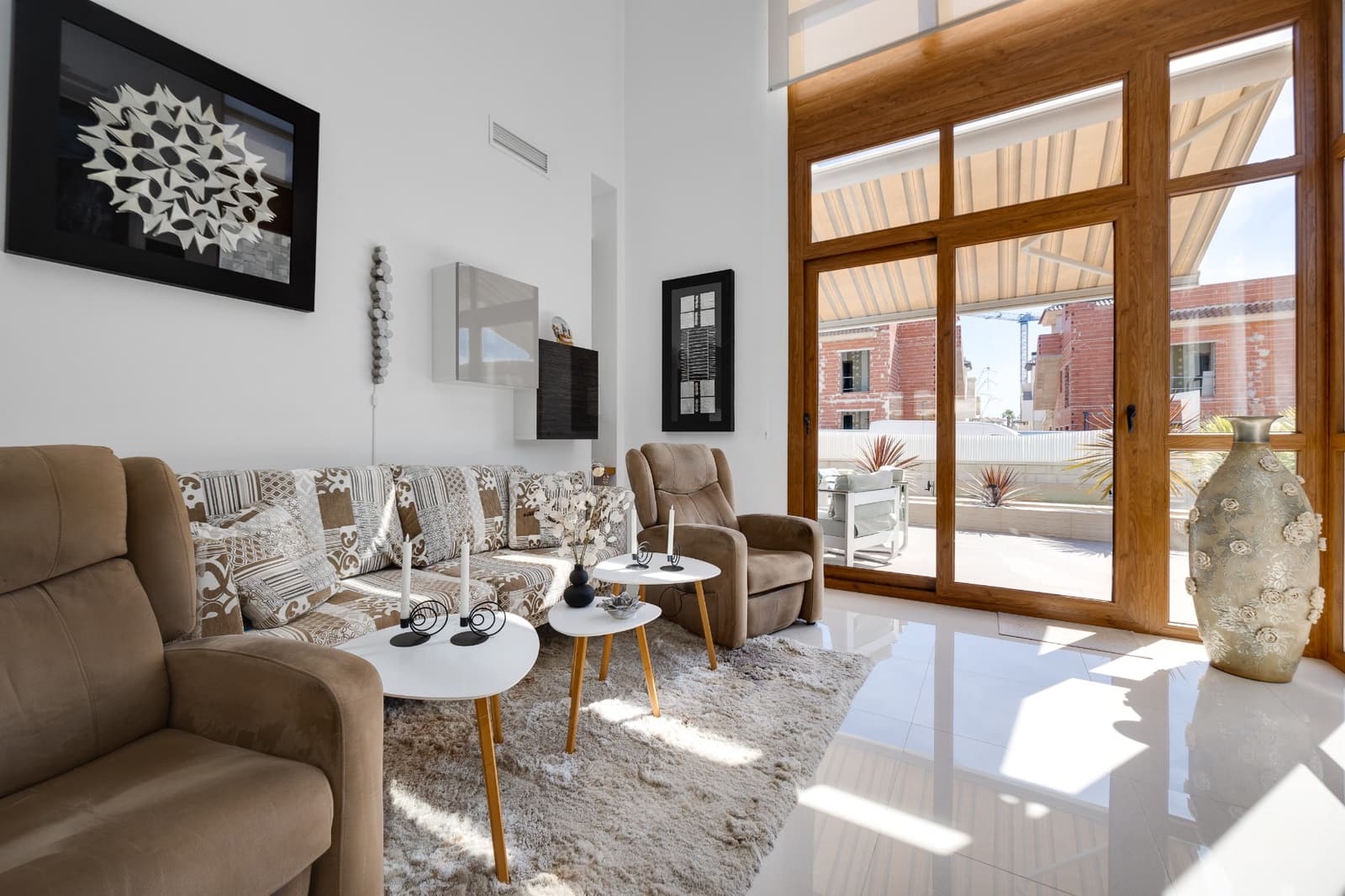 3 slaapkamer Villa te koop in Dona Pepa met zwembad garage - € 585.000 (Ref: 10022899)