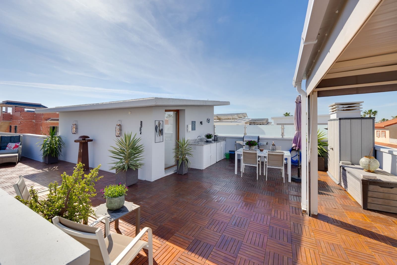 3 slaapkamer Villa te koop in Dona Pepa met zwembad garage - € 585.000 (Ref: 10022899)