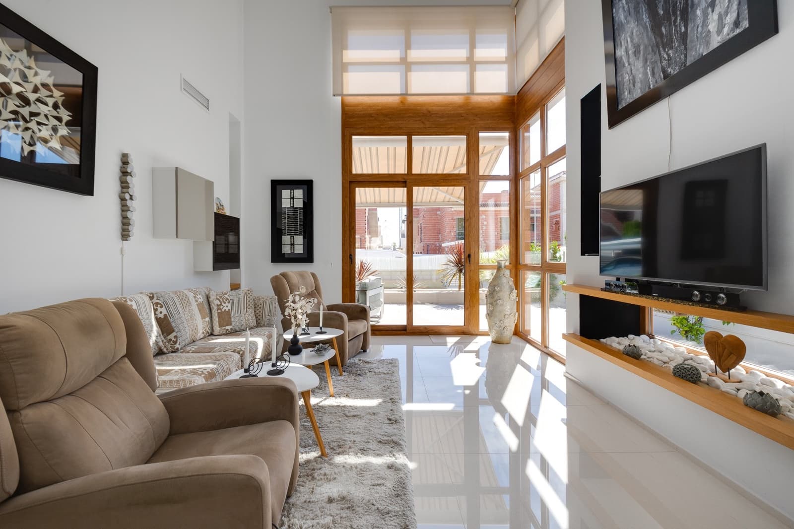 3 slaapkamer Villa te koop in Dona Pepa met zwembad garage - € 585.000 (Ref: 10022899)