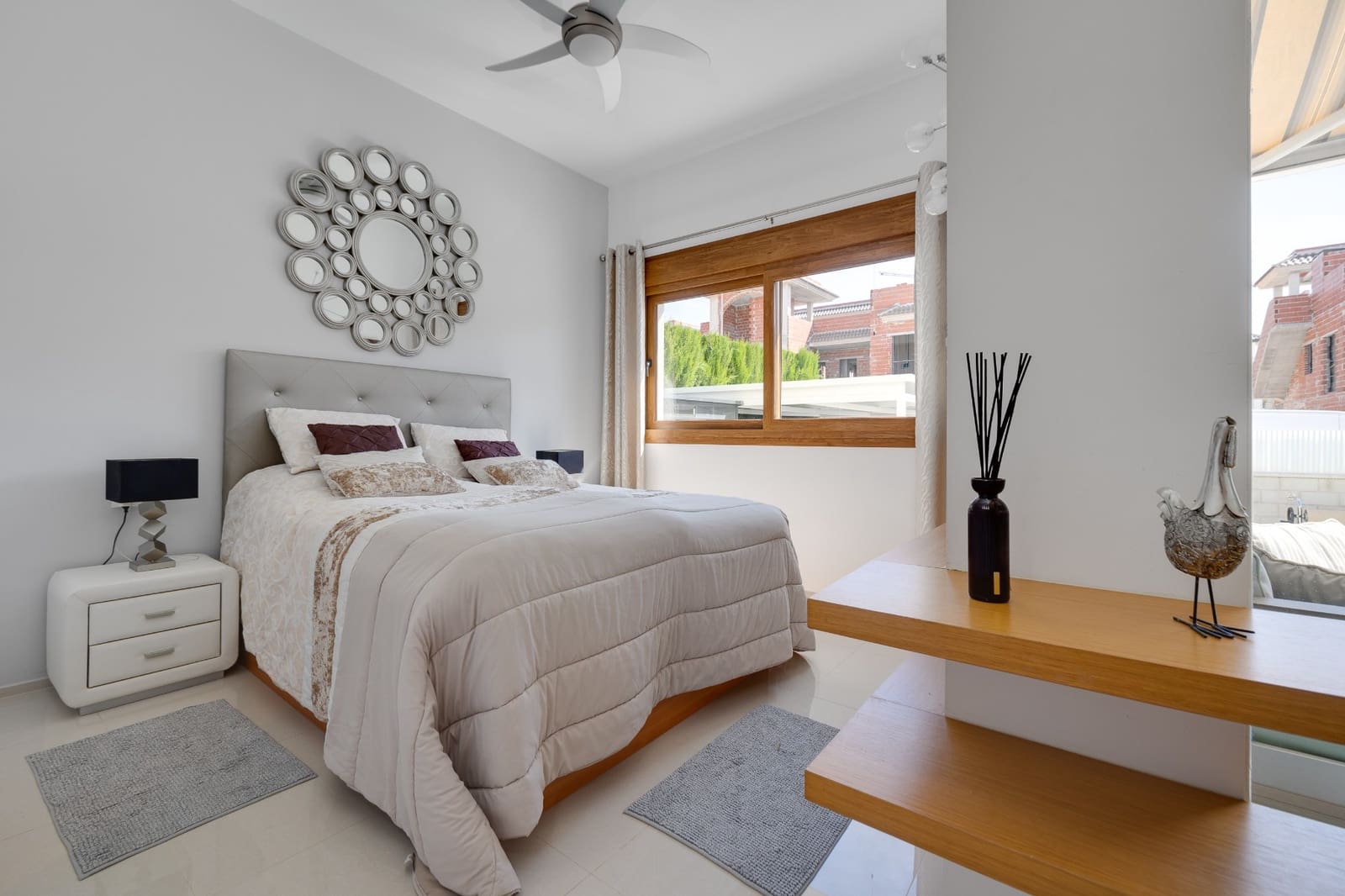 3 slaapkamer Villa te koop in Dona Pepa met zwembad garage - € 585.000 (Ref: 10022899)