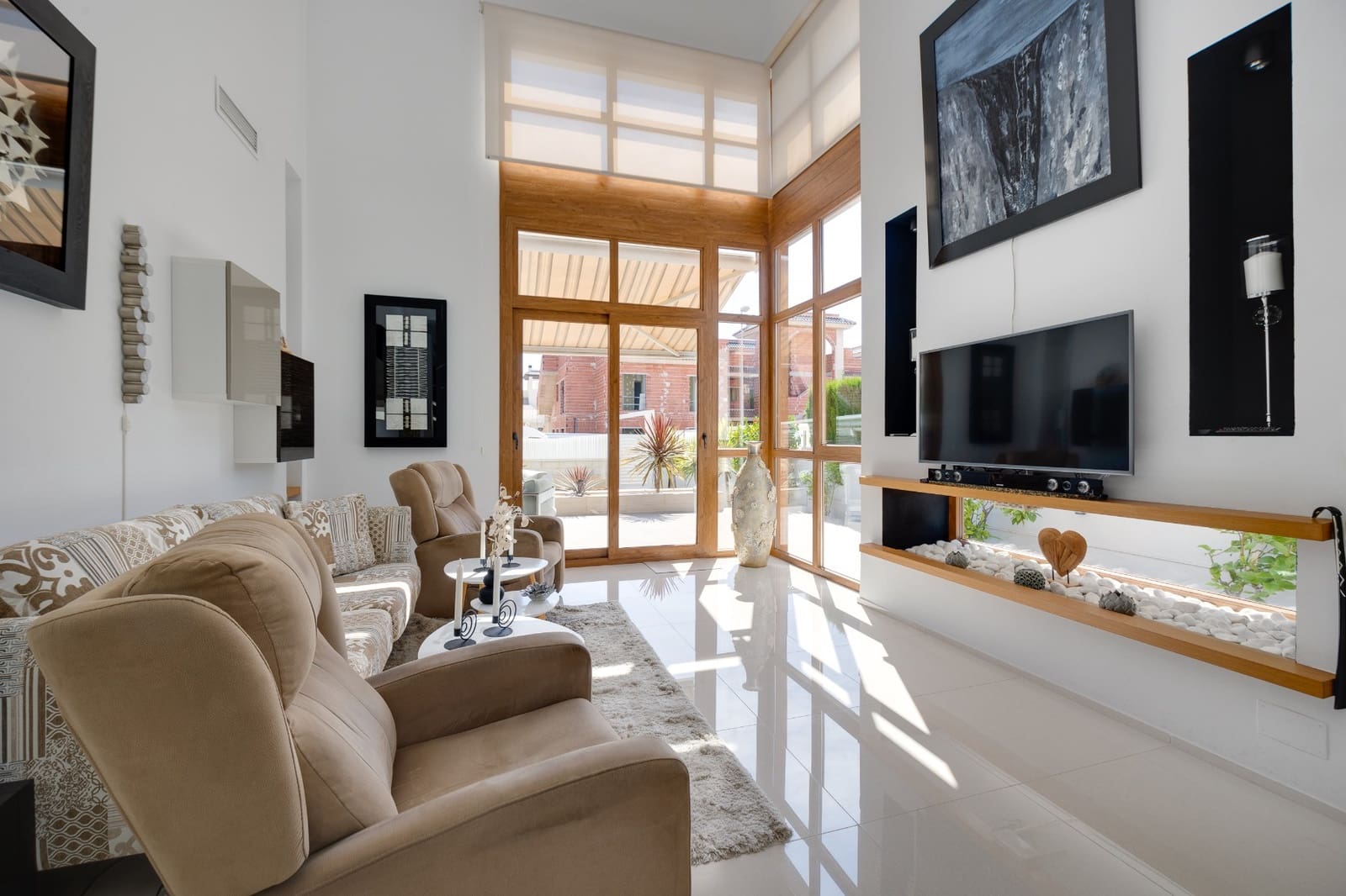 3 slaapkamer Villa te koop in Dona Pepa met zwembad garage - € 585.000 (Ref: 10022899)