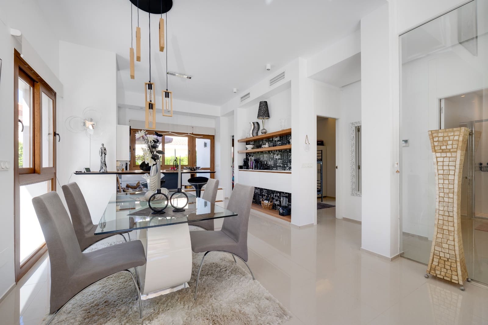 3 slaapkamer Villa te koop in Dona Pepa met zwembad garage - € 585.000 (Ref: 10022899)