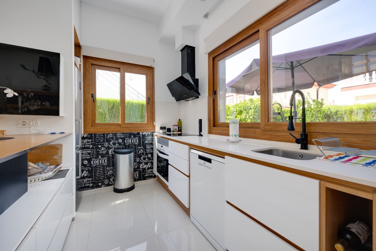 3 slaapkamer Villa te koop in Dona Pepa met zwembad garage - € 585.000 (Ref: 10022899)
