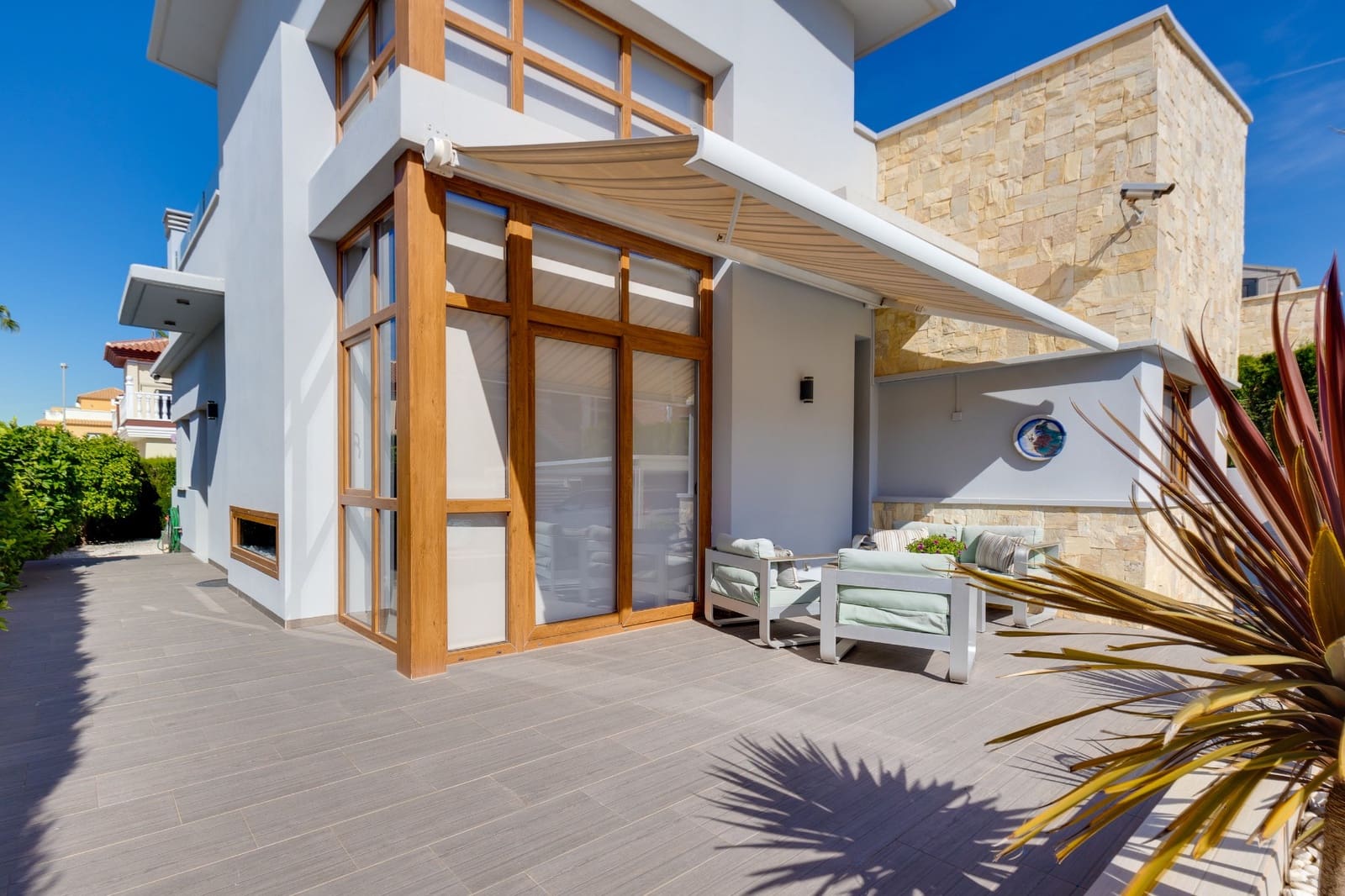 3 slaapkamer Villa te koop in Dona Pepa met zwembad garage - € 585.000 (Ref: 10022899)