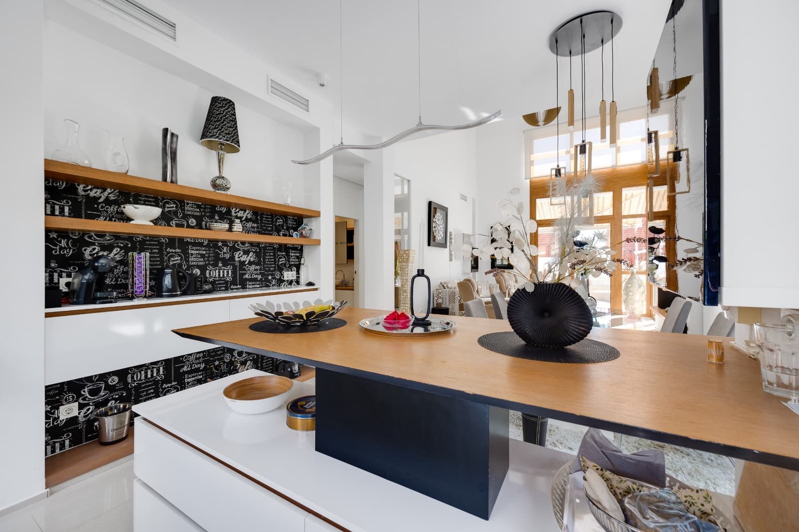 3 slaapkamer Villa te koop in Dona Pepa met zwembad garage - € 585.000 (Ref: 10022899)