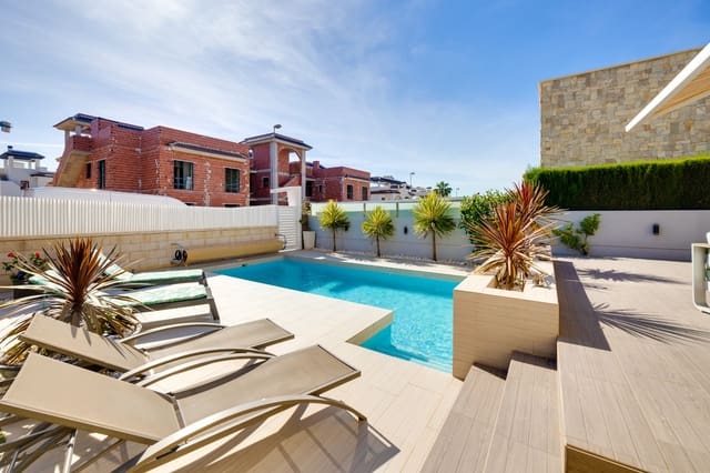 3 slaapkamer Villa te koop in Doña Pepa, Rojales met zwembad garage - € 585.000 (Ref: 10022899)