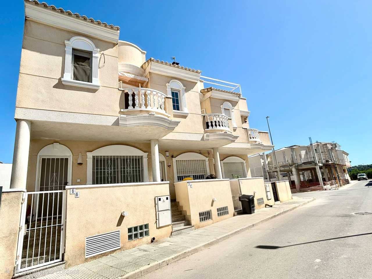 4 quarto Casa em Banda para venda em Heredades com piscina garagem - 230 000 € (Ref: 10062700)