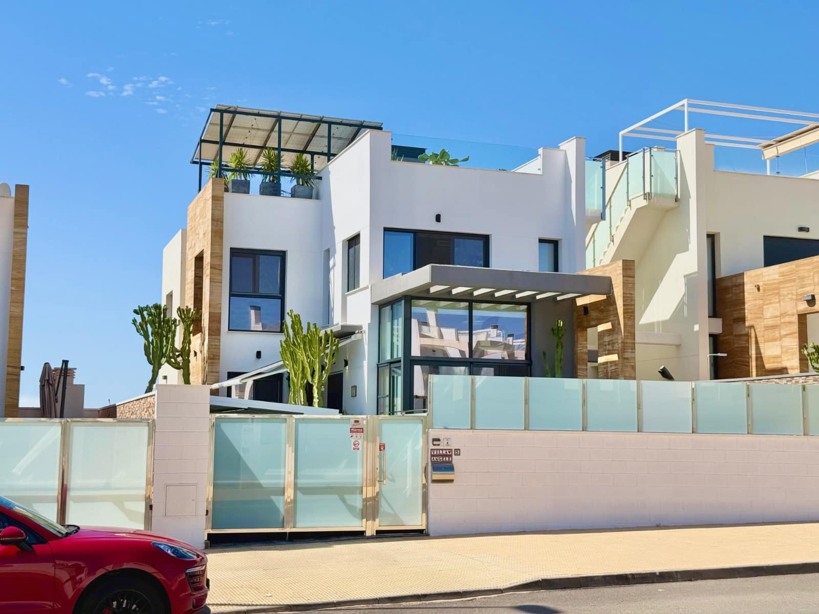 3 slaapkamer Villa te koop in Cabo Roig met zwembad garage - € 570.000 (Ref: 10081650)