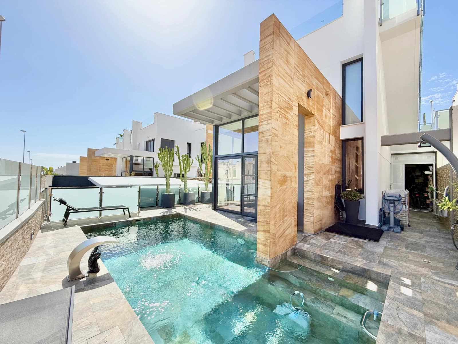3 slaapkamer Villa te koop in Cabo Roig met zwembad garage - € 570.000 (Ref: 10081650)