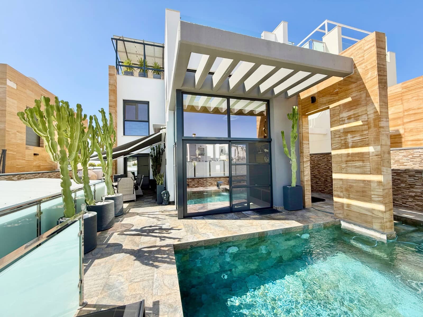 3 slaapkamer Villa te koop in Cabo Roig met zwembad garage - € 570.000 (Ref: 10081650)