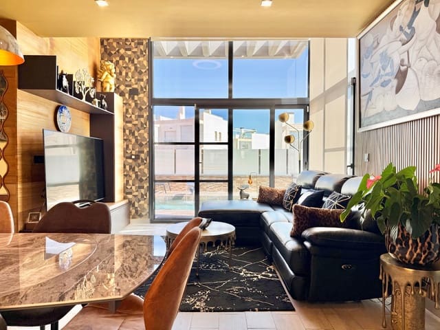 3 slaapkamer Villa te koop in Cabo Roig, Orihuela met zwembad garage - € 570.000 (Ref: 10081650)
