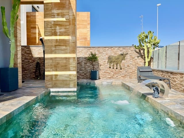 3 slaapkamer Villa te koop in Cabo Roig, Orihuela met zwembad garage - € 570.000 (Ref: 10081650)