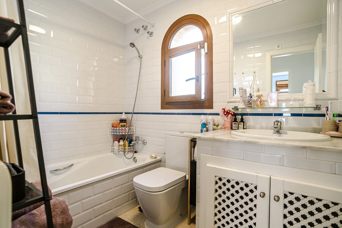3 makuuhuone Omakotitalo myytävänä paikassa Algorfa mukana uima-altaan - 389 000 € (Ref: 10091404)