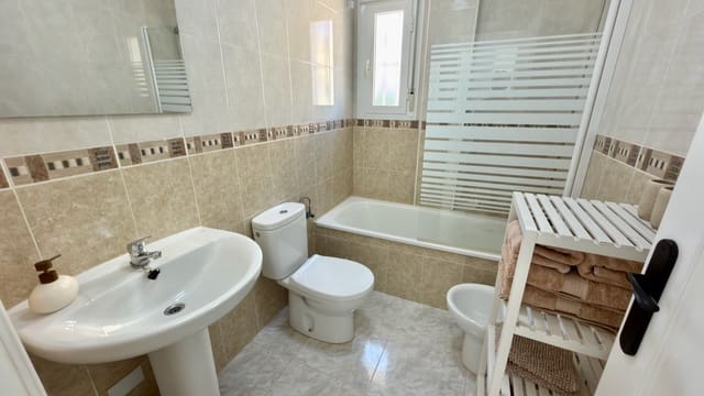 Chalet de 3 habitaciones en Ciudad Quesada, Rojales en venta con piscina - 325.000 € (Ref: 10091629)
