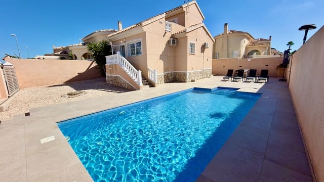 Chalet de 3 habitaciones en Ciudad Quesada, Rojales en venta con piscina - 325.000 € (Ref: 10091629)
