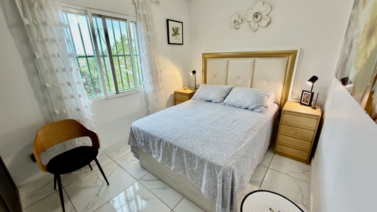 Chalet de 2 habitaciones en Ciudad Quesada en venta con piscina - 220.000 € (Ref: 10091632)