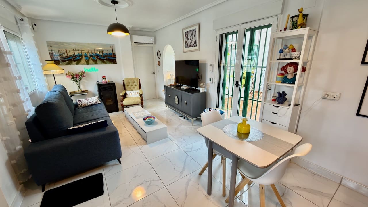 Chalet de 2 habitaciones en Ciudad Quesada en venta con piscina - 220.000 € (Ref: 10091632)
