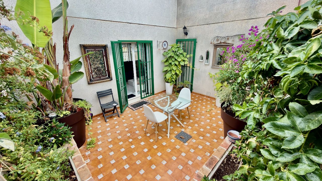 Chalet de 2 habitaciones en Ciudad Quesada en venta con piscina - 220.000 € (Ref: 10091632)
