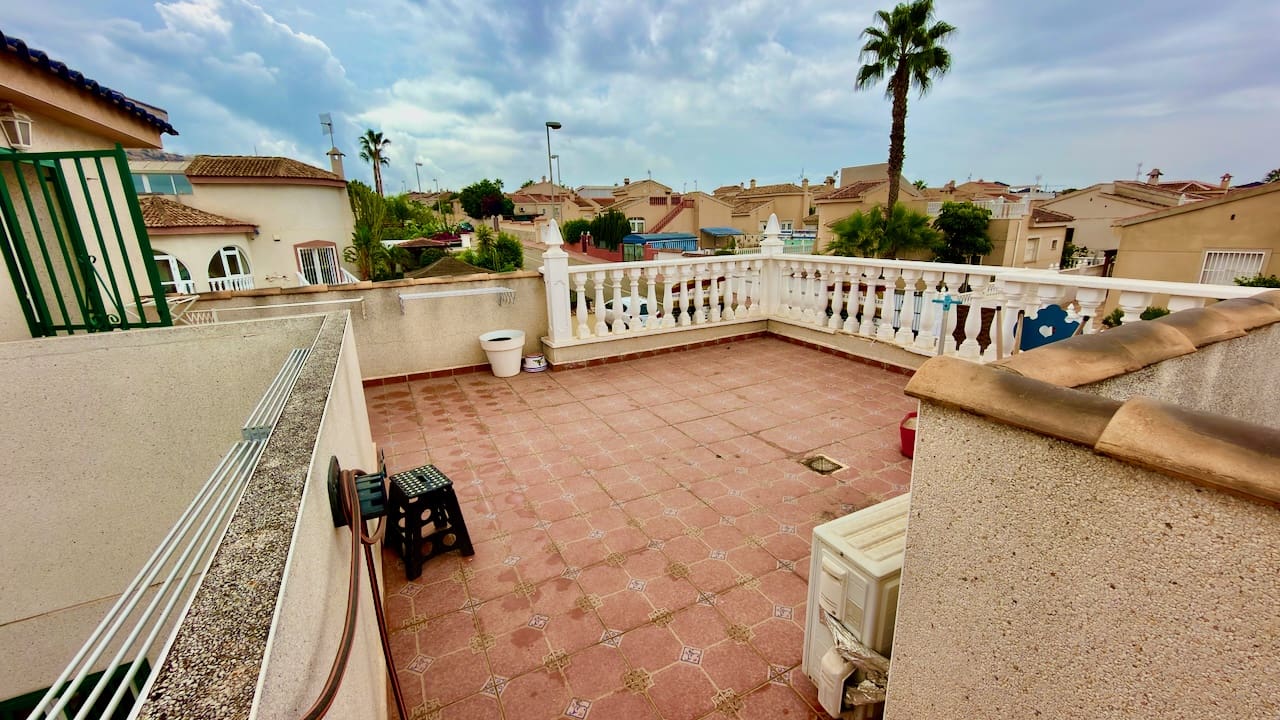 Chalet de 2 habitaciones en Ciudad Quesada en venta con piscina - 220.000 € (Ref: 10091632)