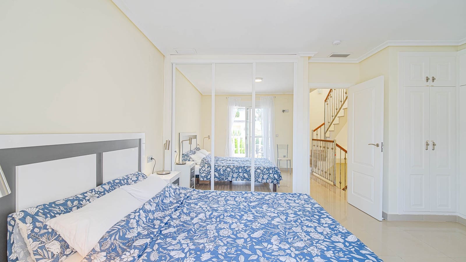 5 sypialnia Willa na sprzedaż w Miasto Alicante / Alacant z basenem garażem - 490 000 € (Ref: 10099078)