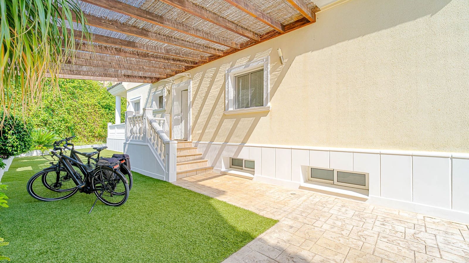 5 sypialnia Willa na sprzedaż w Miasto Alicante / Alacant z basenem garażem - 490 000 € (Ref: 10099078)