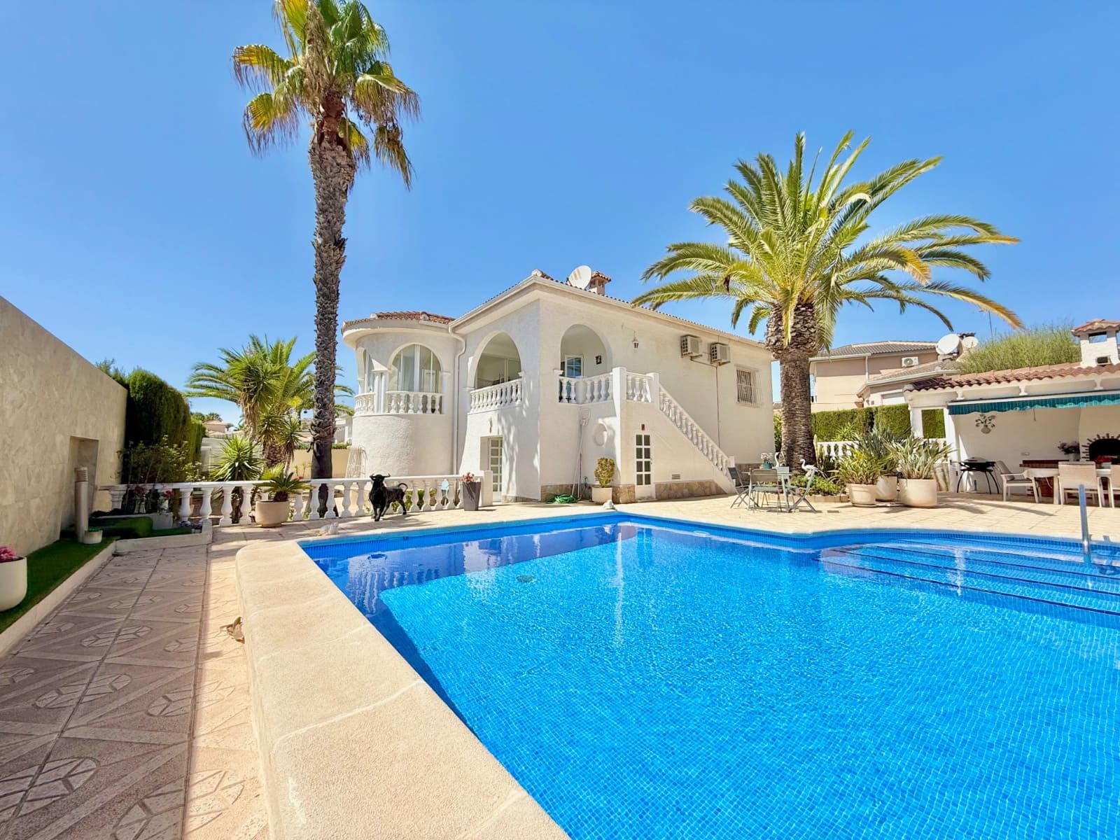 4 sypialnia Willa na sprzedaż w Ciudad Quesada z basenem garażem - 690 000 € (Ref: 10099378)
