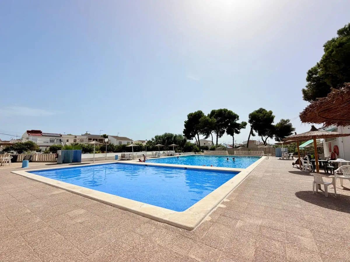 2 soveværelse Lejlighed til salg i El Chaparral med swimmingpool - € 160.000 (Ref: 10102992)