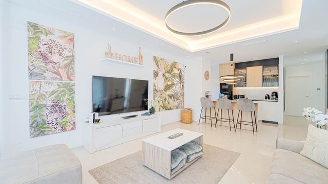 3 soverom Villa til salgs i Doña Pepa, Rojales med svømmebasseng garasje - € 835 000 (Ref: 10104365)