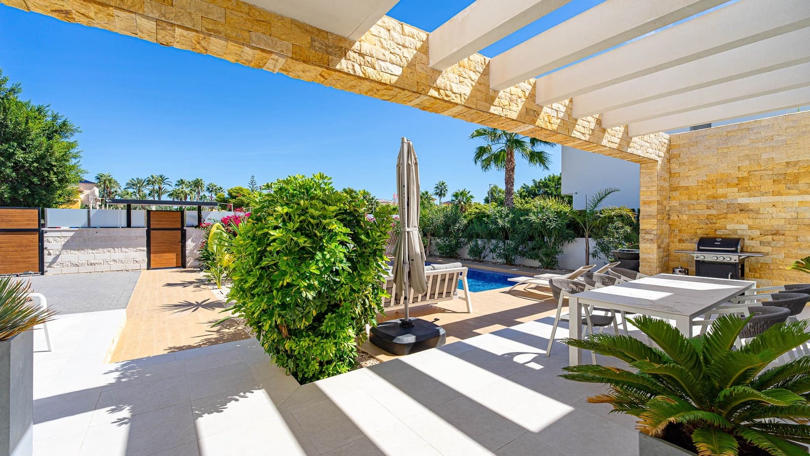 3 soverom Villa til salgs i Dona Pepa med svømmebasseng garasje - € 835 000 (Ref: 10104365)