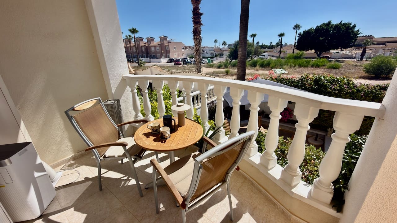 2 Zimmer Villa zu verkaufen in Dona Pepa mit Pool - 195.000 € (Ref: 10117428)
