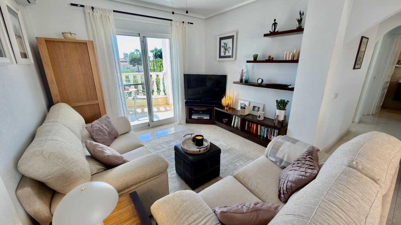 2 Zimmer Villa zu verkaufen in Dona Pepa mit Pool - 195.000 € (Ref: 10117428)