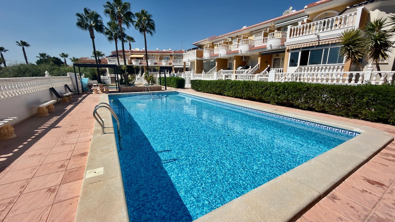 2 Zimmer Villa zu verkaufen in Dona Pepa mit Pool - 195.000 € (Ref: 10117428)