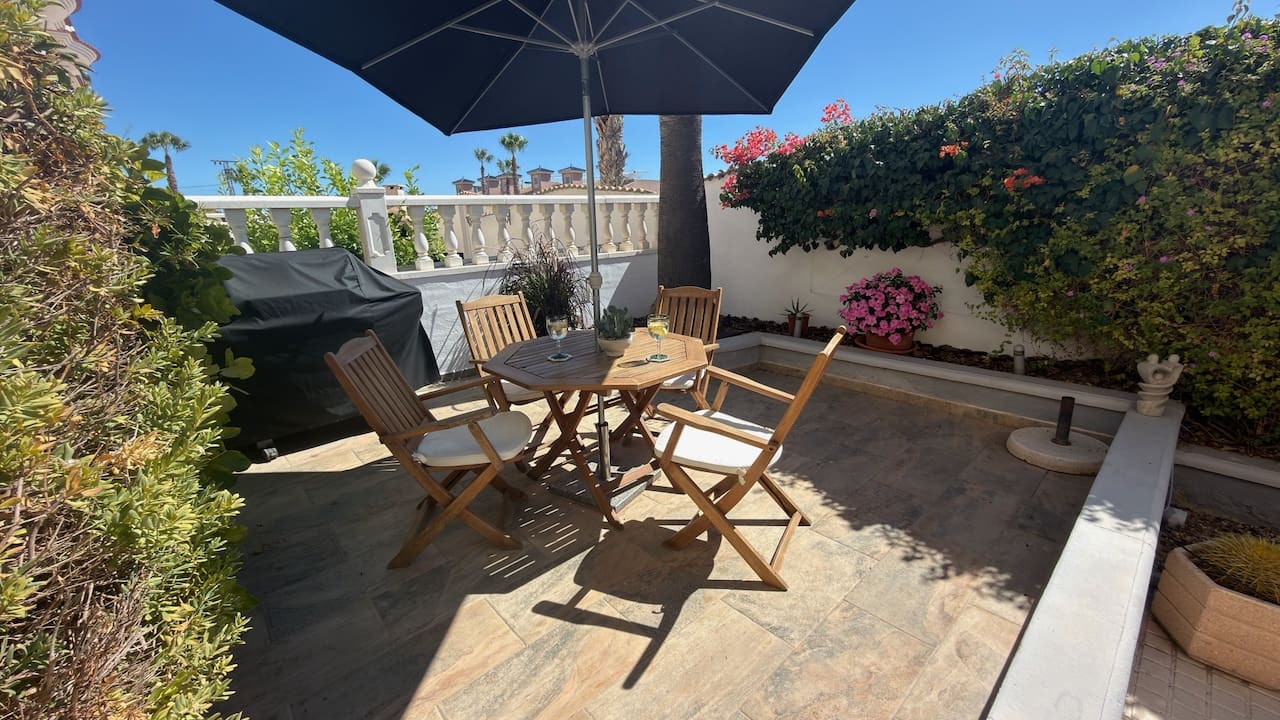 2 Zimmer Villa zu verkaufen in Dona Pepa mit Pool - 195.000 € (Ref: 10117428)