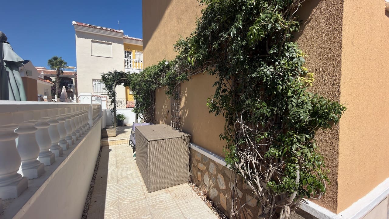 2 Zimmer Villa zu verkaufen in Dona Pepa mit Pool - 195.000 € (Ref: 10117428)