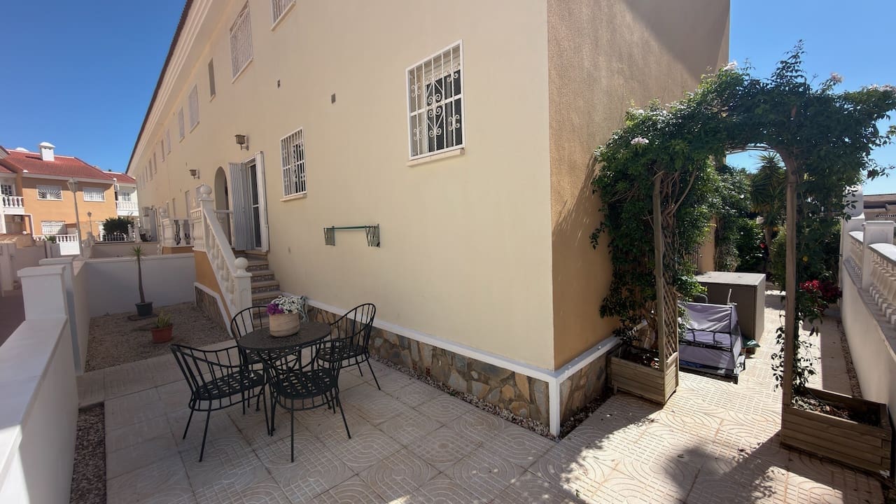 2 Zimmer Villa zu verkaufen in Dona Pepa mit Pool - 195.000 € (Ref: 10117428)