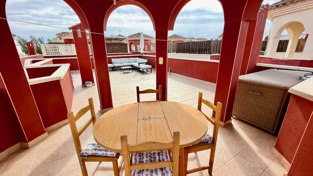 2 sovrum Villa till salu i Daya Nueva med pool - 189 995 € (Ref: 10120647)