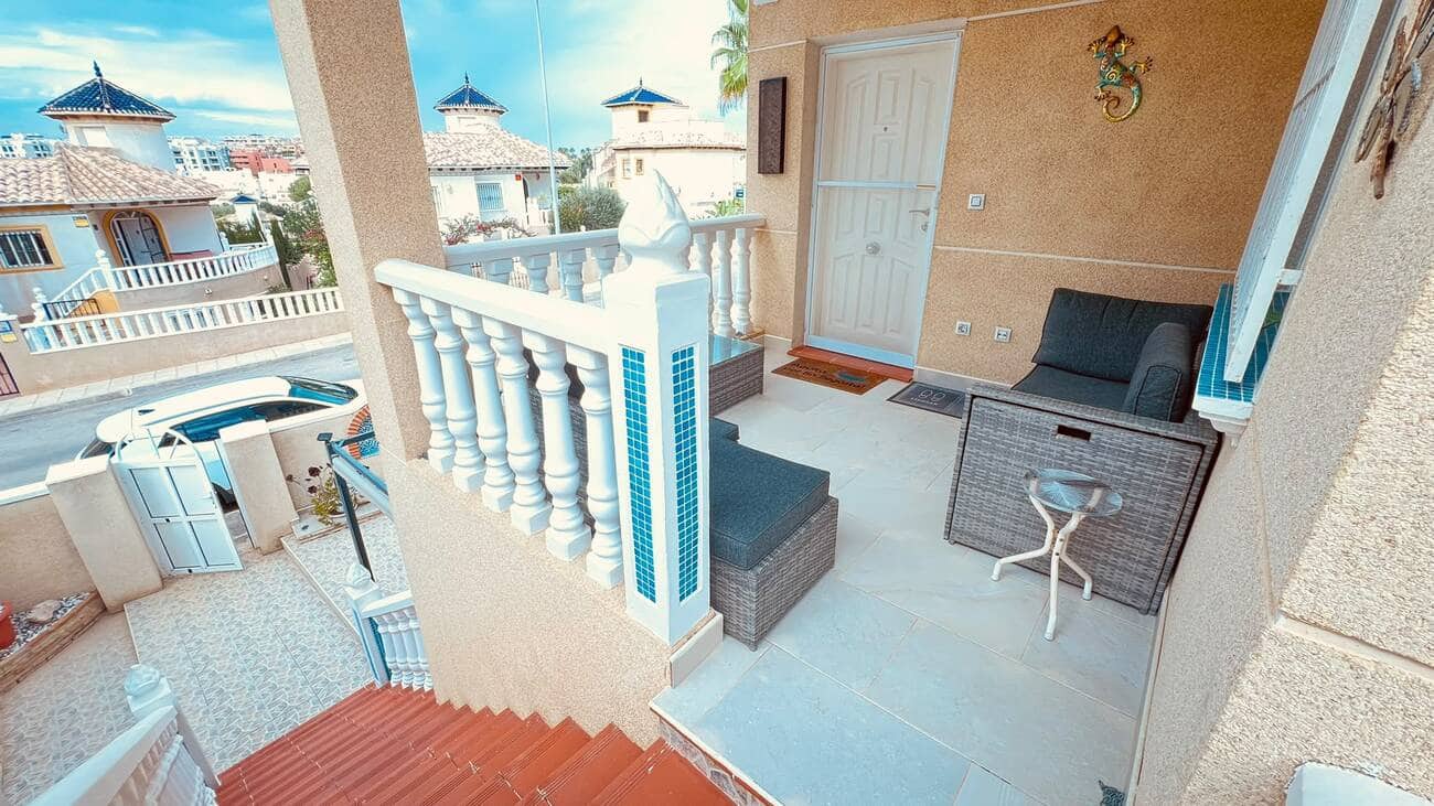 3 bedroom Villa for sale in Villamartin with pool garage - € 299,950 (Ref: 10145111)