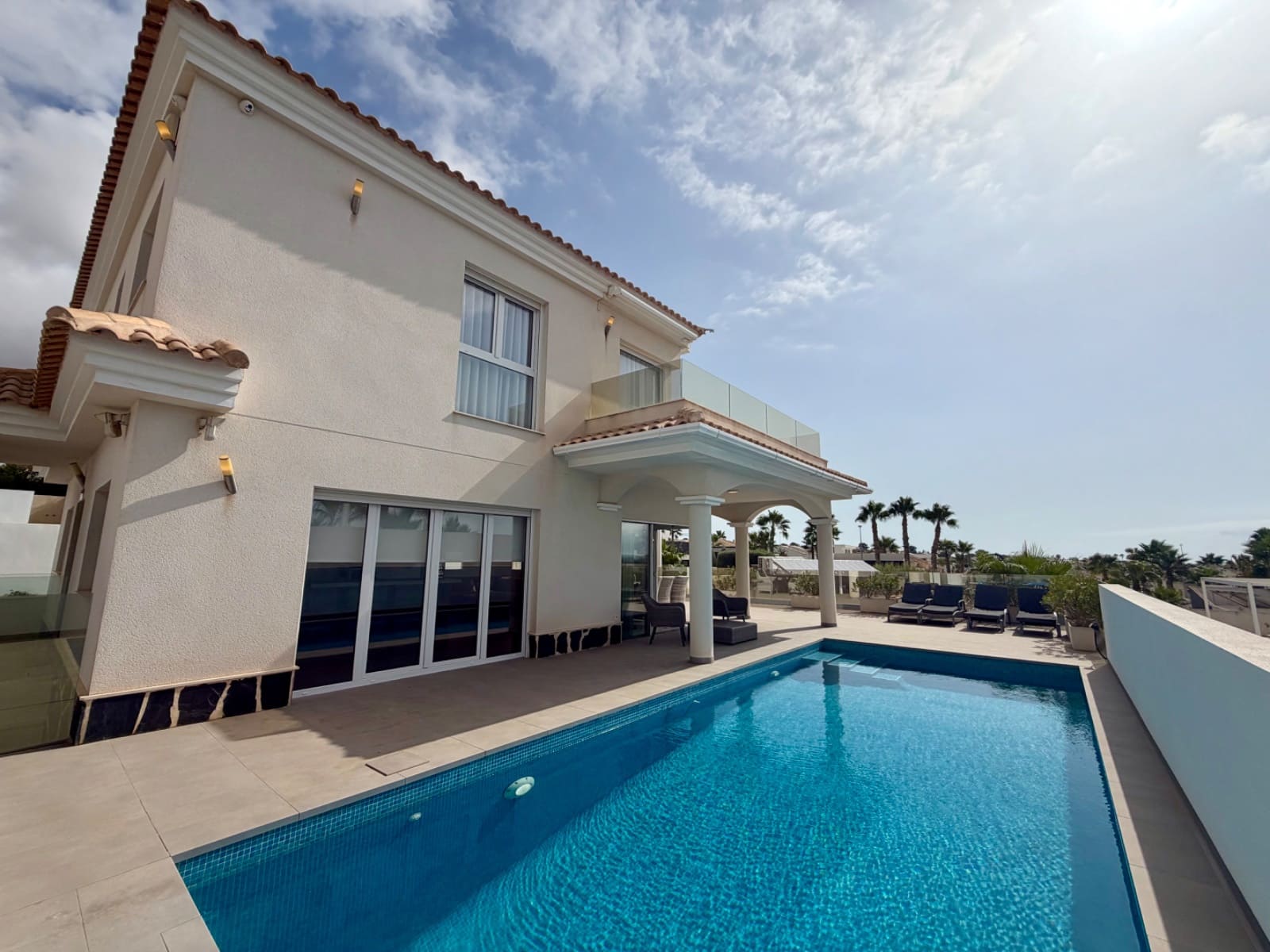 Chalet de 4 habitaciones en La Marina en venta con piscina garaje - 695.000 € (Ref: 10158504)