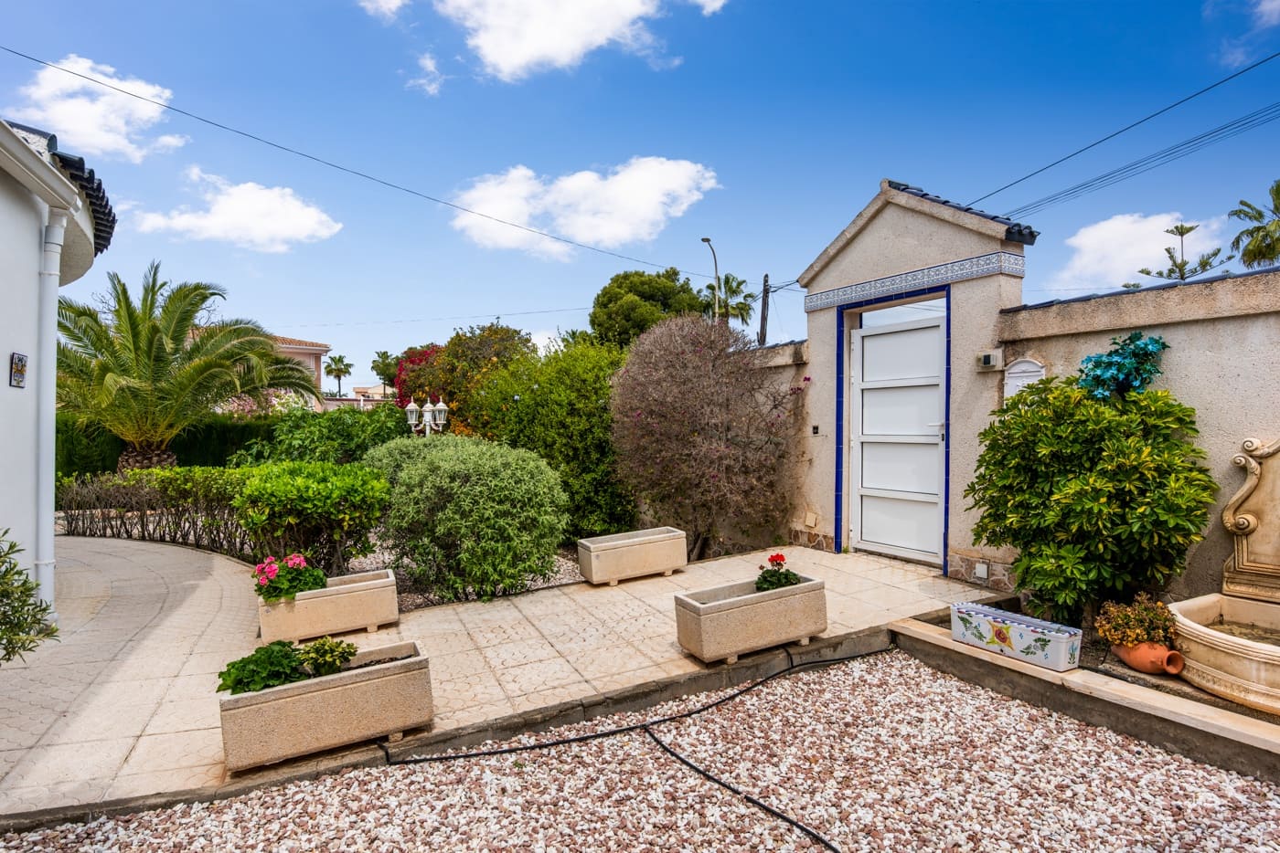 4 camera da letto Villa in vendita in Ciudad Quesada con piscina garage - 580.000 € (Rif: 10158508)